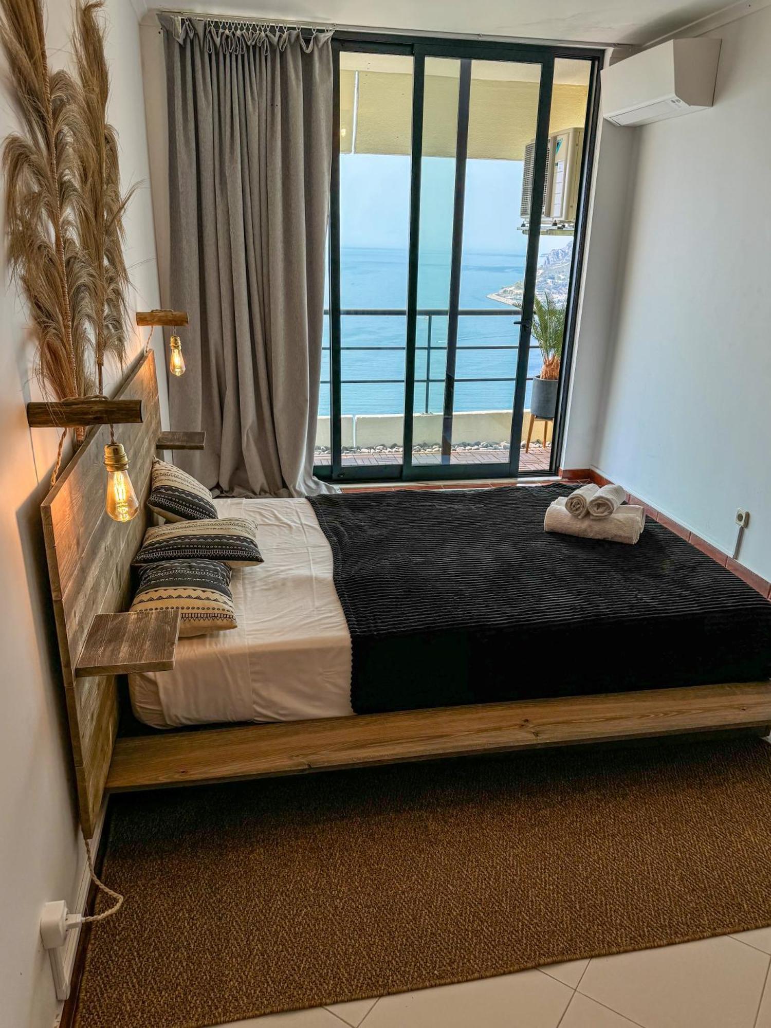 Penthouse Ocean View - Parking @center * Sesimbra
